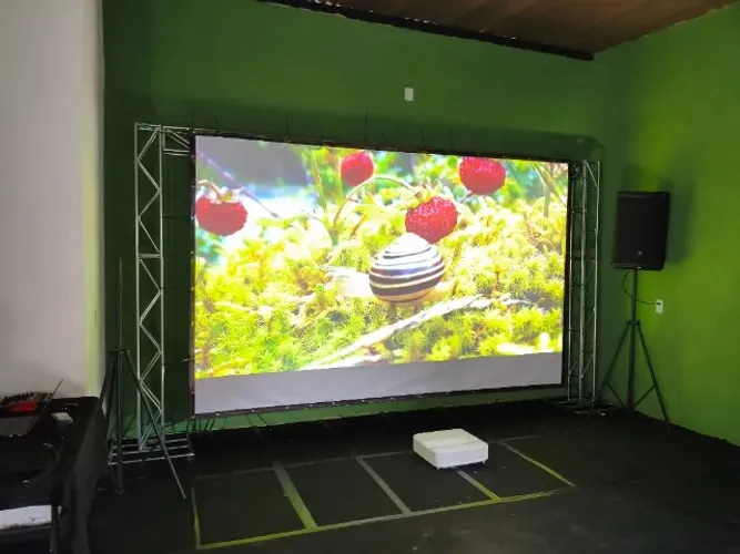 Tela para Retroprojetor Grande Projecao 150" 3x1,8m Ultra Hd Profissional
