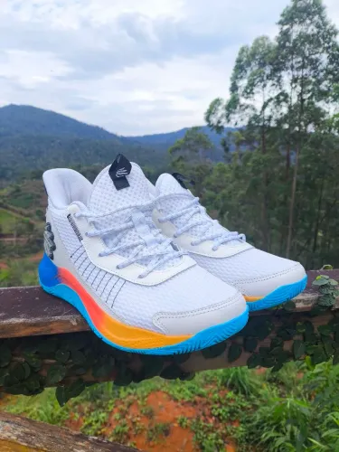 Tênis de basquete/vôlei Under Armor Curry 3z7 Branco N°41