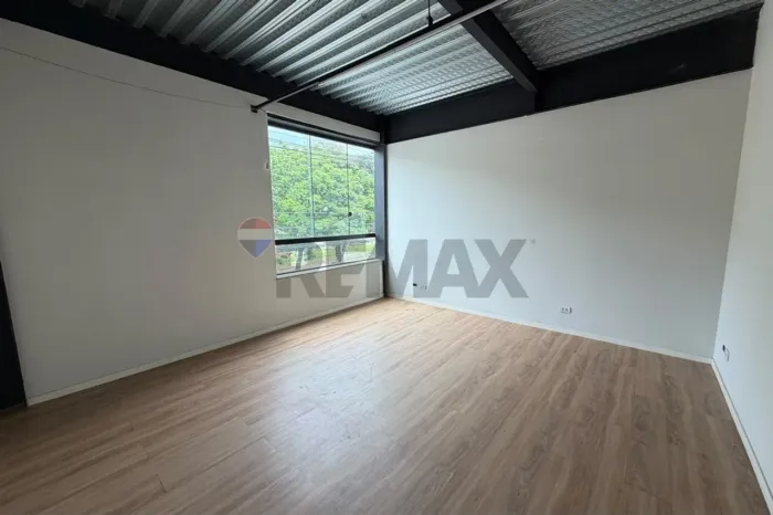 Sala Comercial na avenida João Pinheiro