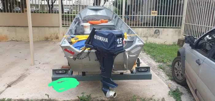 Barco C/ motor 15HP Reboque 