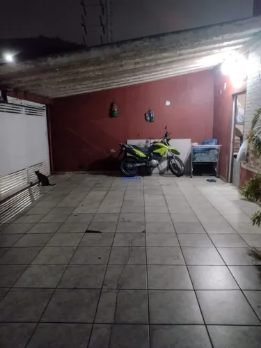 ÓTIMA CASA TERREA COM 2 QUARTOS E QUINTAL E GARAGEM NO CHICO DE PAULA;