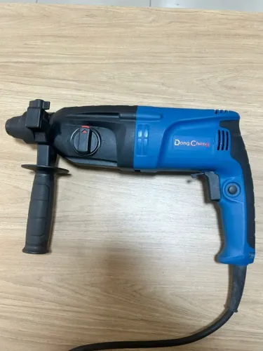 MARTELETE DONG CHENG - 720W - 220V - DZC05-26B(USADO SEM A CAIXA)