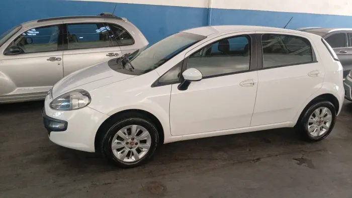 Fiat Punto Attractive 1.4 Fire Flex 8V 5P 2013