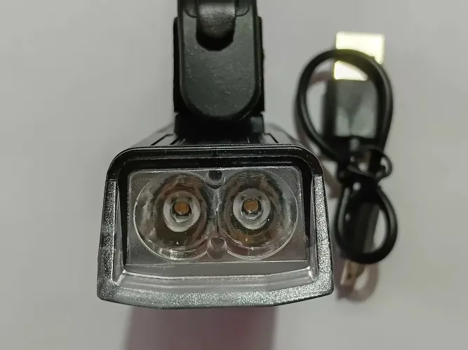 Farol Lanterna Super Forte 350 Luméns Para Bicicleta