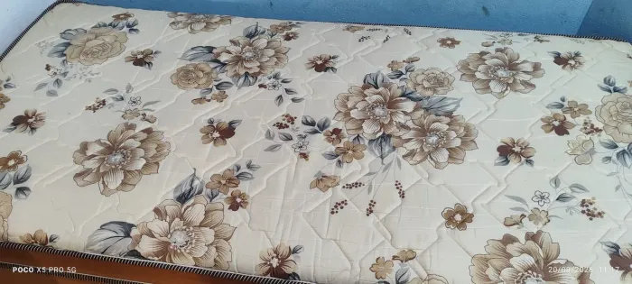 Cama box de molas , solteiro