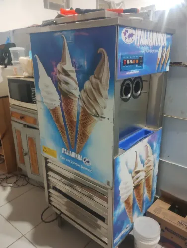 Máquina italianinha de sorvete