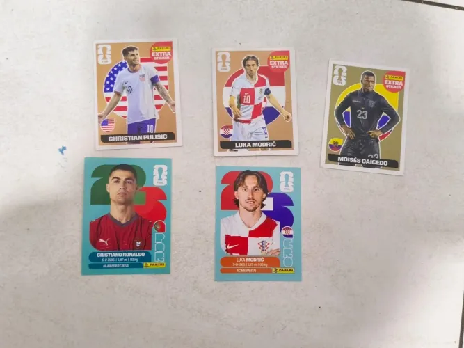 Figurinhas copa com 3 legends