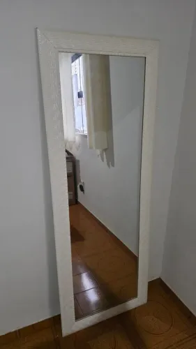 Espelho com moldura de quadro, fácil instalação