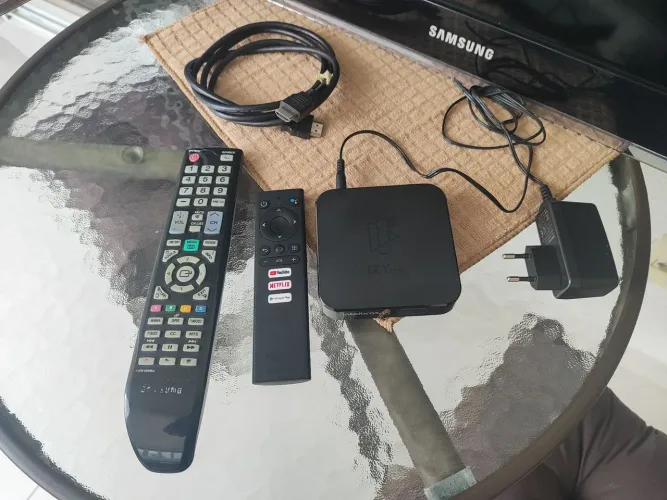 VENDO TV SAMSUNG ANTIGA COM APARELHO YZY PLAY DA INTELBRAS