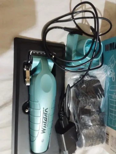 MÁQUINA DE CORTAR CABELO 