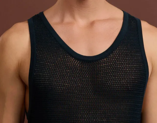 Regata Renner Masculina com Efeito Croche e Gola Redonda Tamanho G Preta Semi Nova