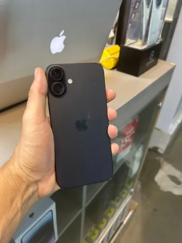 iPhone 16