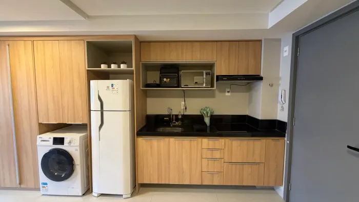 Studio mobiliado para locação, a apenas 50 metros do mar!