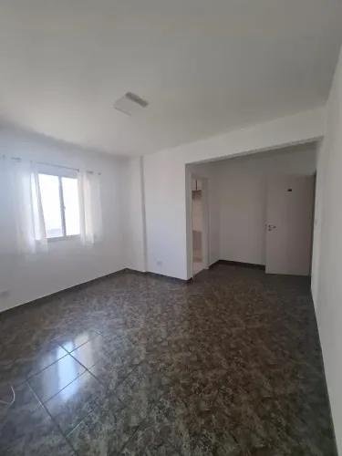 APTO DE 2 DORMITÓRIOS COM 1 VAGA E PORTARIA 24 HORAS