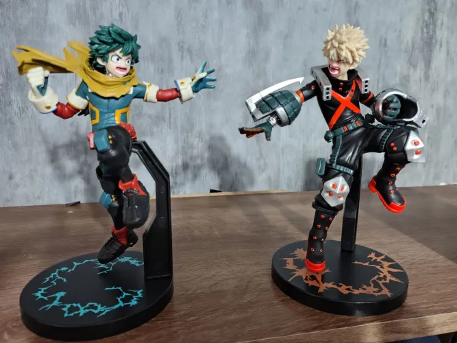 Figura Izuku Midoriya e Bakugou - My Hero Academia