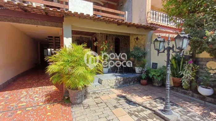 Portuguesa | Casa 5 quartos, sendo 2 suites