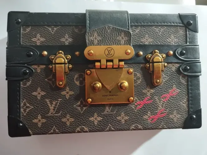 Bolsa louis vuitton lindissima petite malle premium com detalhes