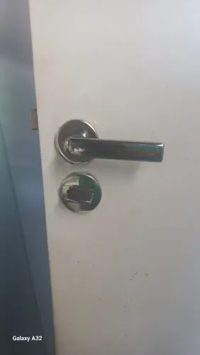 Duas Portas de compensado