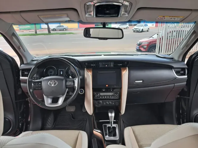 Toyota Hilux SW4 SRX Diamo. 4X4 2.8 TB DIE AUT 2019