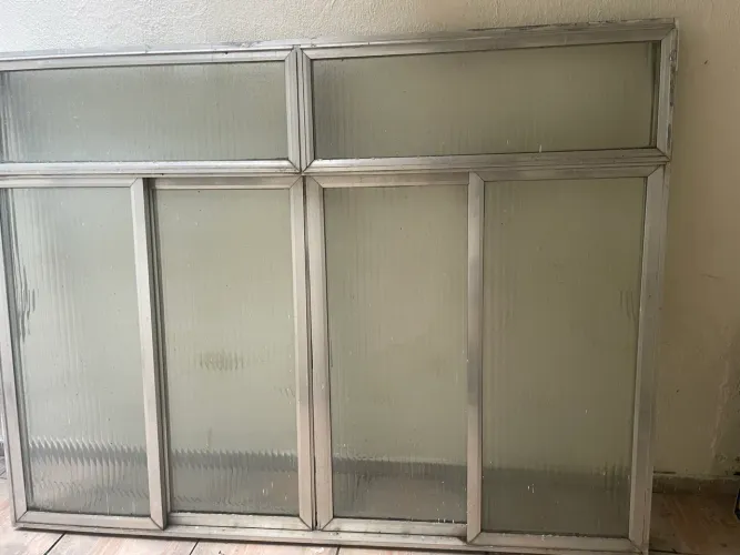 Janela de alumínio 1,50x 2,00 em bom estado