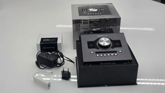 Interface Universal Audio Apollo Twin MkII DUO Thunderbolt - Na Caixa (Com Adaptador Apple