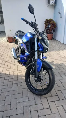 Yamaha Fazer FZ15 ABS Azul - Apenas 22.000 km + Acessórios Completa!