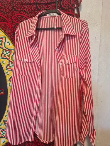 Camisa Listrada Vermelha e Branca H&CM Fashion