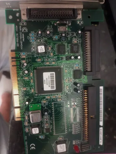 Controladora Adaptec 2940UW