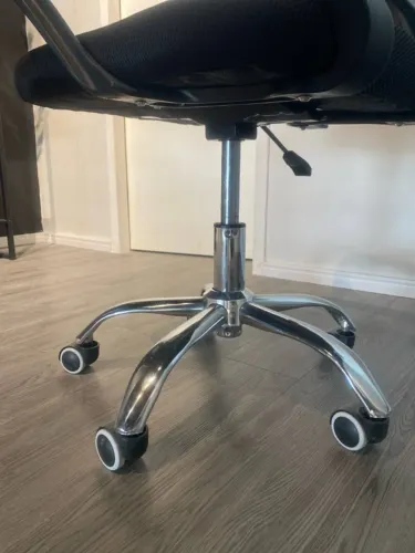 Kit com 4 cadeiras de escritório ergonômicas