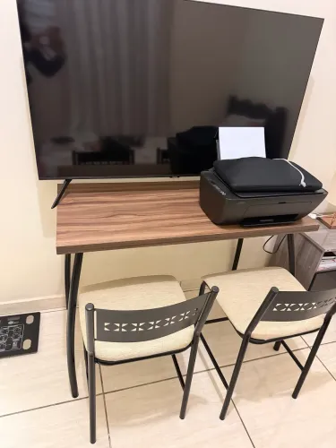 Mesa Para Apartamento Com 2 Cadeiras Fit Flora Preto E Bege Cor da tampa Marrom