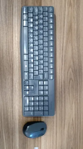 Vendo kit teclado + mouse sem fio Logitech MK345, em excelente estado de conservação.