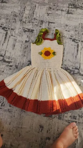 Lindo vestido infantil de croché 