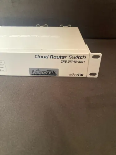 Roteador MikroTik para Provedor Cloud Router Switch Crs317