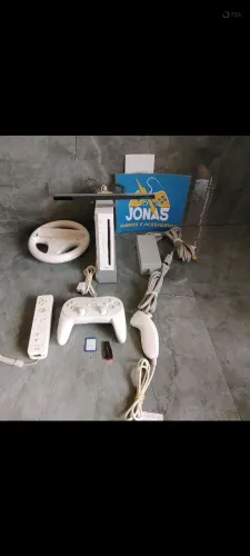 Vendo Nintendo Wii completo, com jogos no pendrive 
