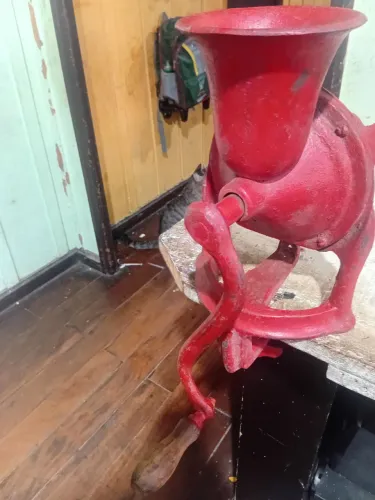 Vendo este moedor de café n4 em ótimo estado 