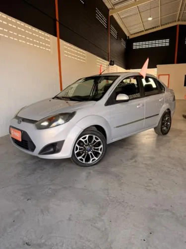 Ford Fiesta Sedan SE 1.0 8V Flex 4P 2014