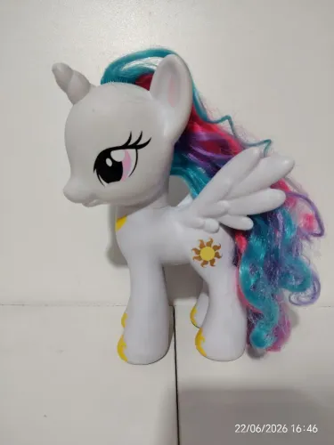 Boneca Ponei 21 Centimetros My Little Pony Princesa Celestia.
