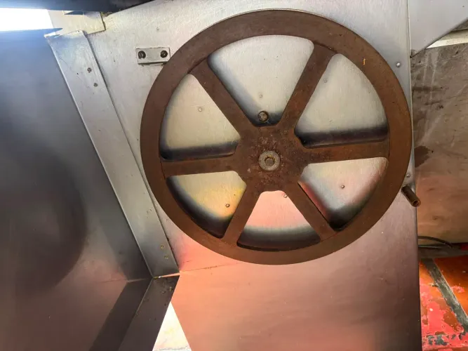 Vende-se serra fita