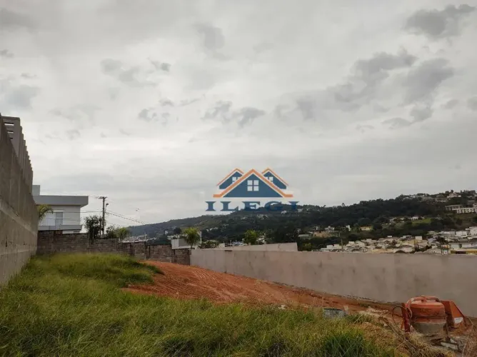 Terreno a venda no Condomínio Recanto das Palmas em Vinhedo.