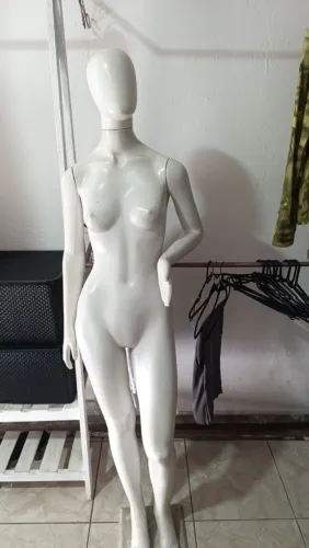 Maniquins