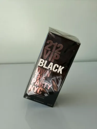 Perfume- CH 212 VIP BLACK (Own The Party Nyc) - 200 Ml / (NOVO/ Lacrado)