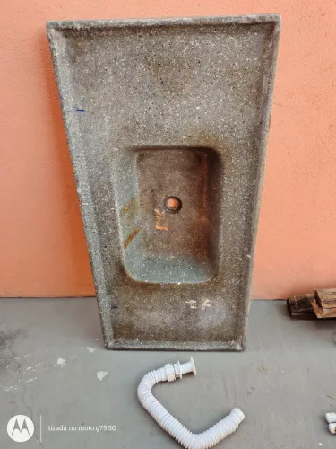 Vendo pia para área de serviço.