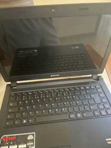 Notebook ( com carregador universal de várias entradas)