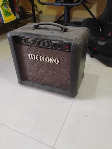 Caixa amplificada meteoro 30w Nitrous drive