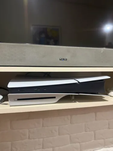 PlayStation 5 ( 4 meses de uso )