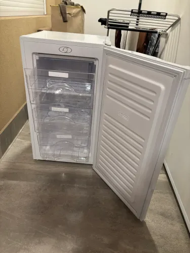 Freezer Vertical EOS 66 Litros EcoGelo Slim EFV70 220V