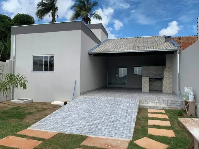 OPORTUNIDADE: CASA NO JARDIM PRIMAVERA 2 ETAPA EM ANÁPOLIS COM LOTE DE 300 m²