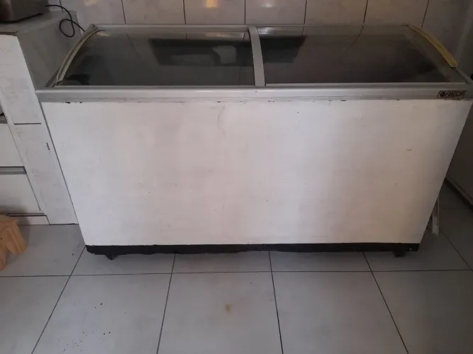 Vendo URGENTE Freezer Fricon 550 lts