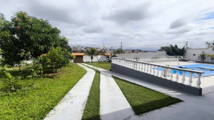 Chácara à venda em Taubaté, Parque Residencial Helvetia, com 2 quartos, 200m²