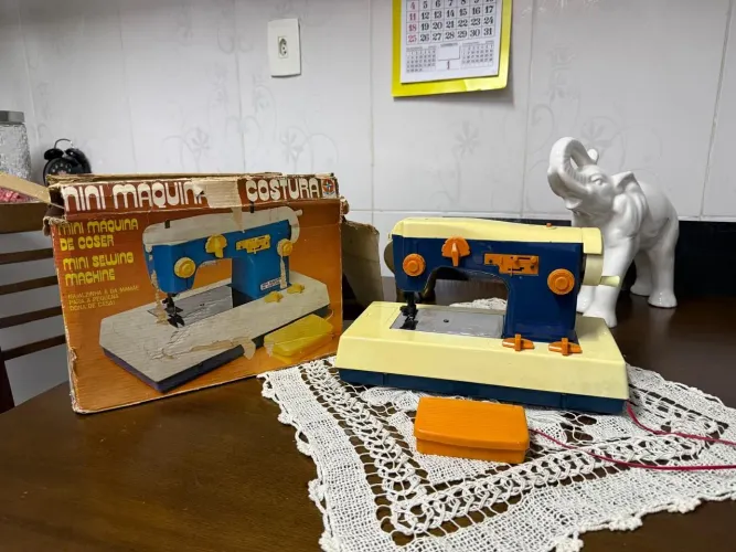 Mini máquina de brinquedo da Estrela 